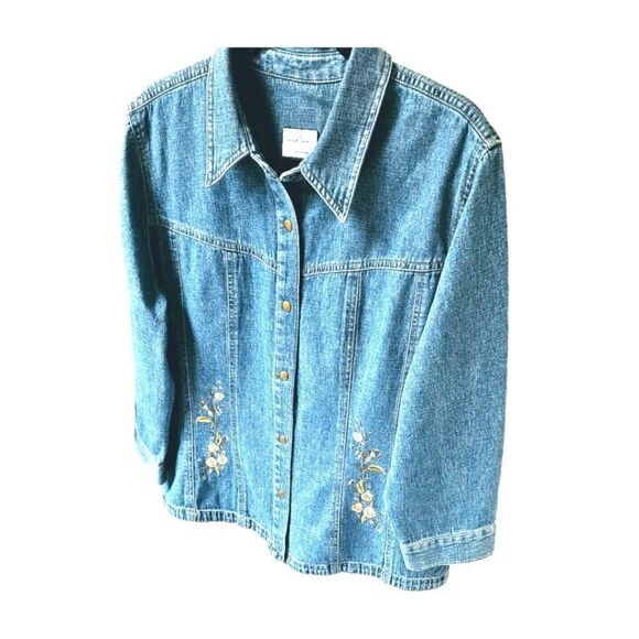 Liz Claiborne Emma James Plus Size Embroidery Floral Shirt, Jacket - Picture 4 of 13